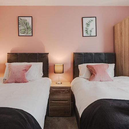 City Living Penthouse Apartment With Parking Manchester Bagian luar foto