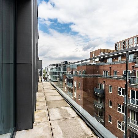 City Living Penthouse Apartment With Parking Manchester Bagian luar foto