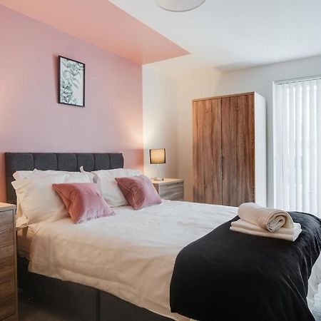 City Living Penthouse Apartment With Parking Manchester Bagian luar foto