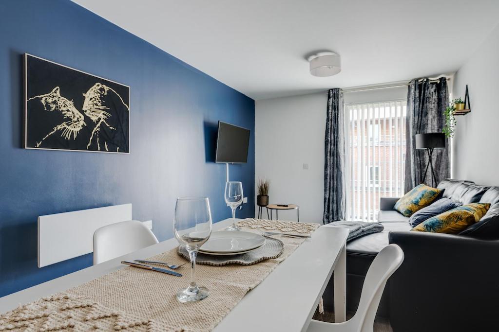 City Living Penthouse Apartment With Parking Manchester Bagian luar foto